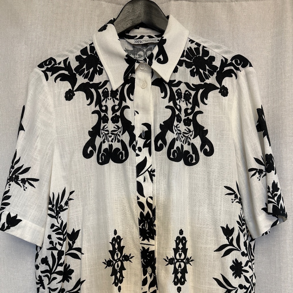 Zara Short Sleeve Black and White Shirt Small